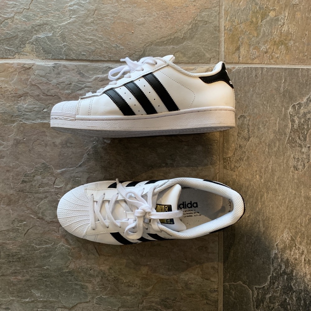 Adidas superstars